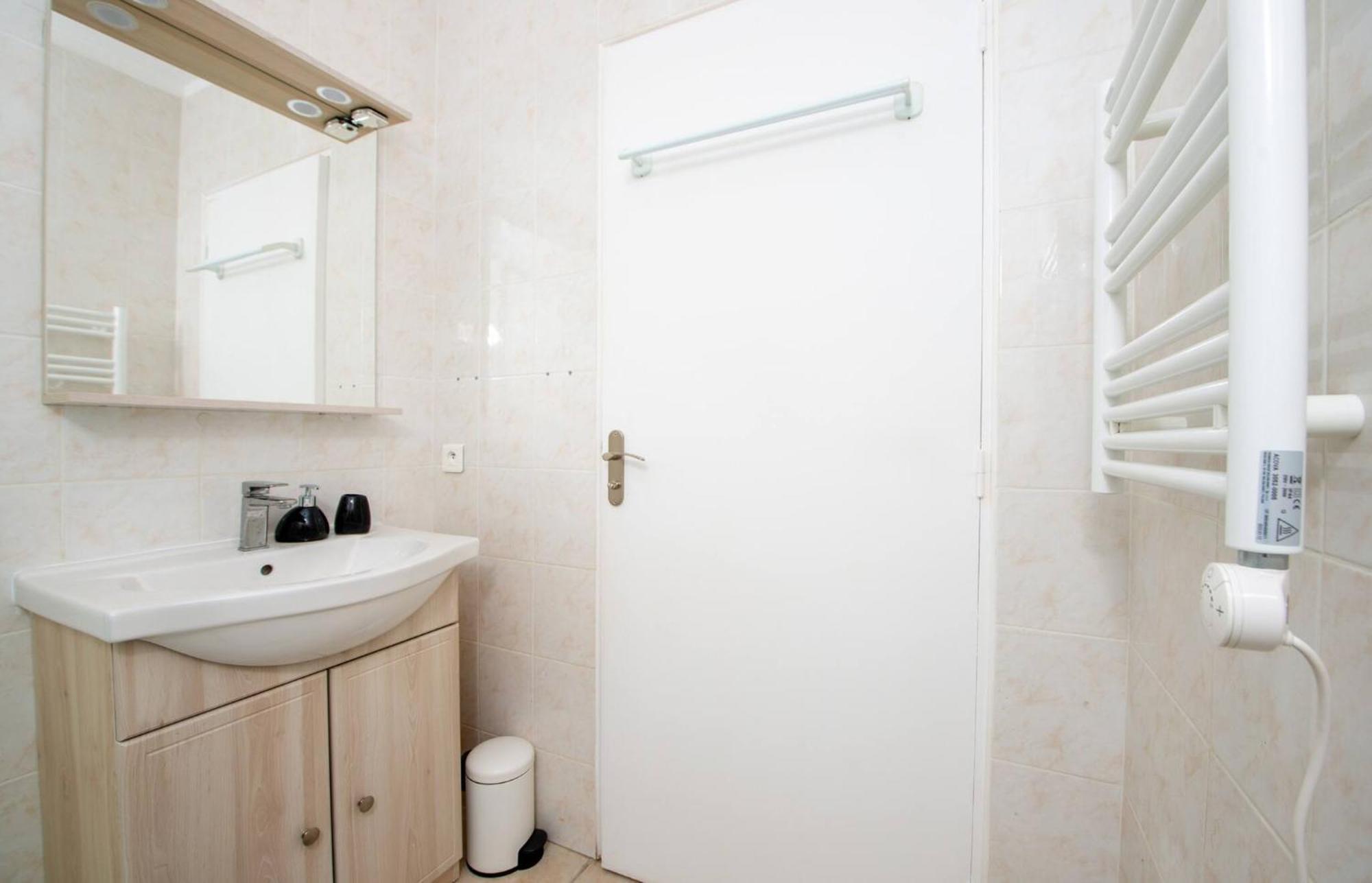 Elegance Au Coeur Du Vieil 2 Climatisation 6 Personnes Leilighet Antibes